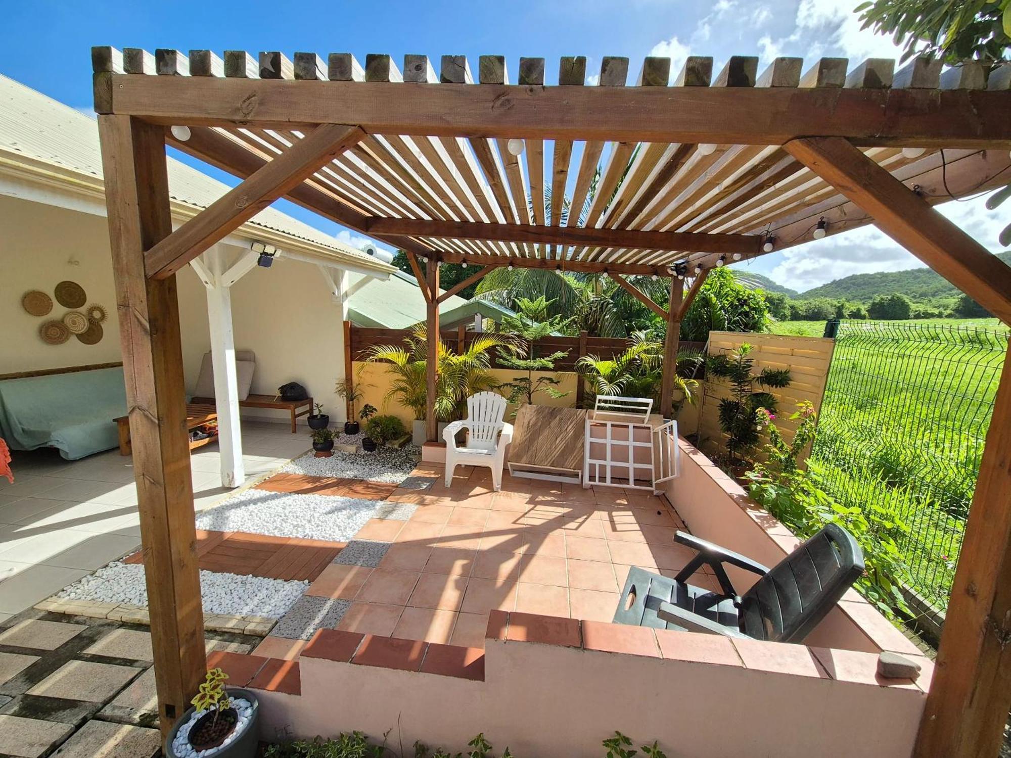 Maison Charmante A Sainte-Anne Avec Jardin Et Pergola En Bois. Exteriör bild