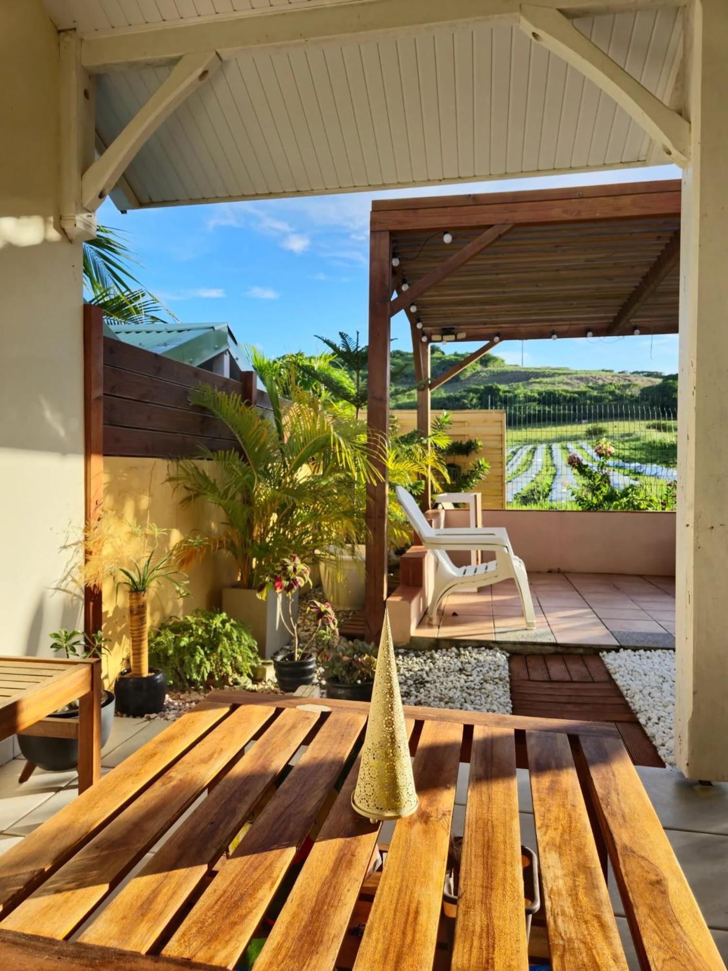 Maison Charmante A Sainte-Anne Avec Jardin Et Pergola En Bois. Exteriör bild