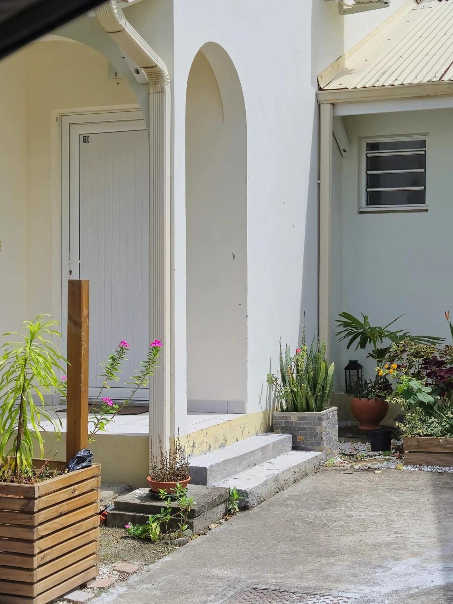Maison Charmante A Sainte-Anne Avec Jardin Et Pergola En Bois. Exteriör bild